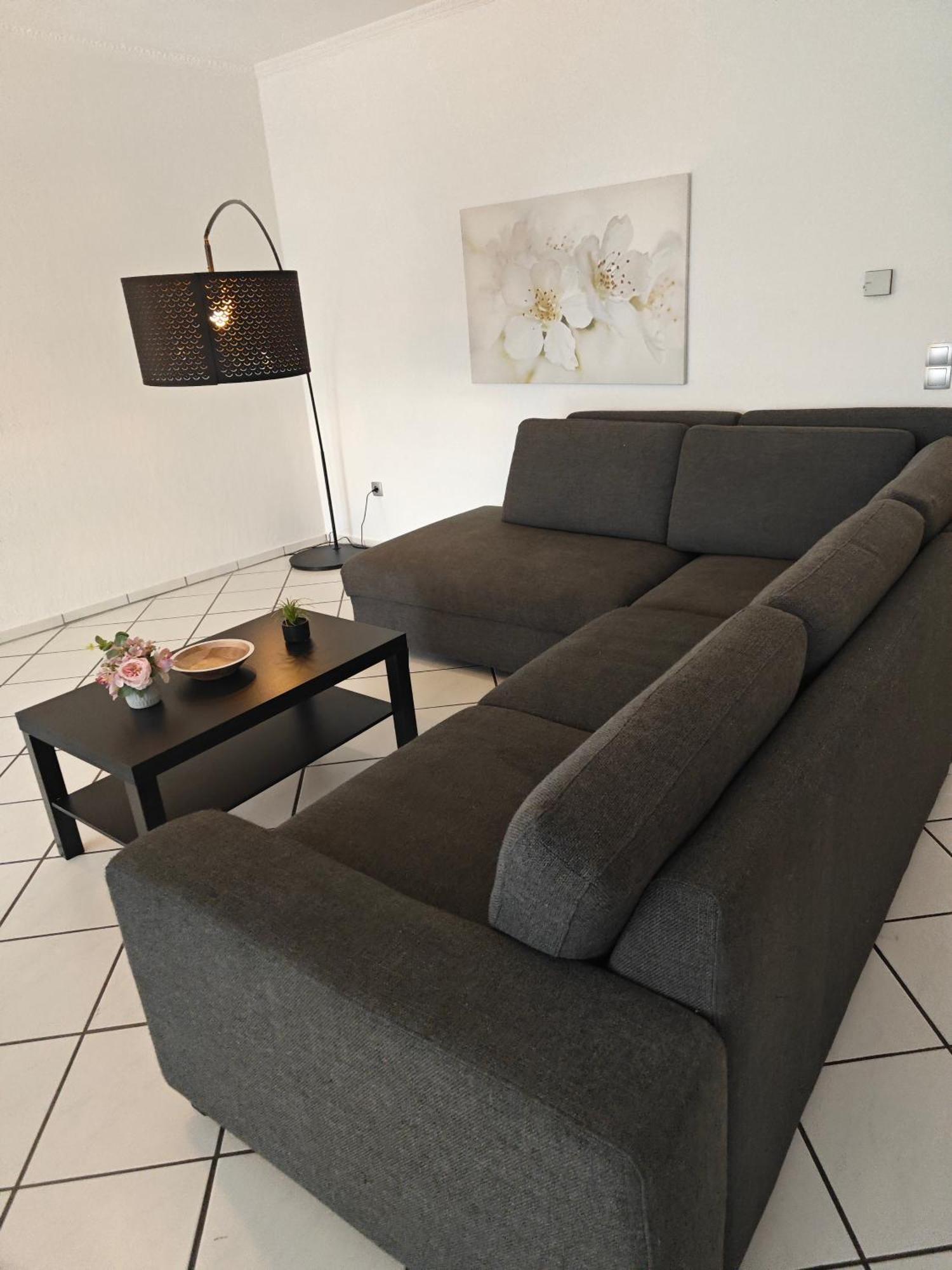 Exklusives Apartment In Geilenkirchen Fuer 6 Personen Mit Dachterasse Und Wintergarten Luaran gambar