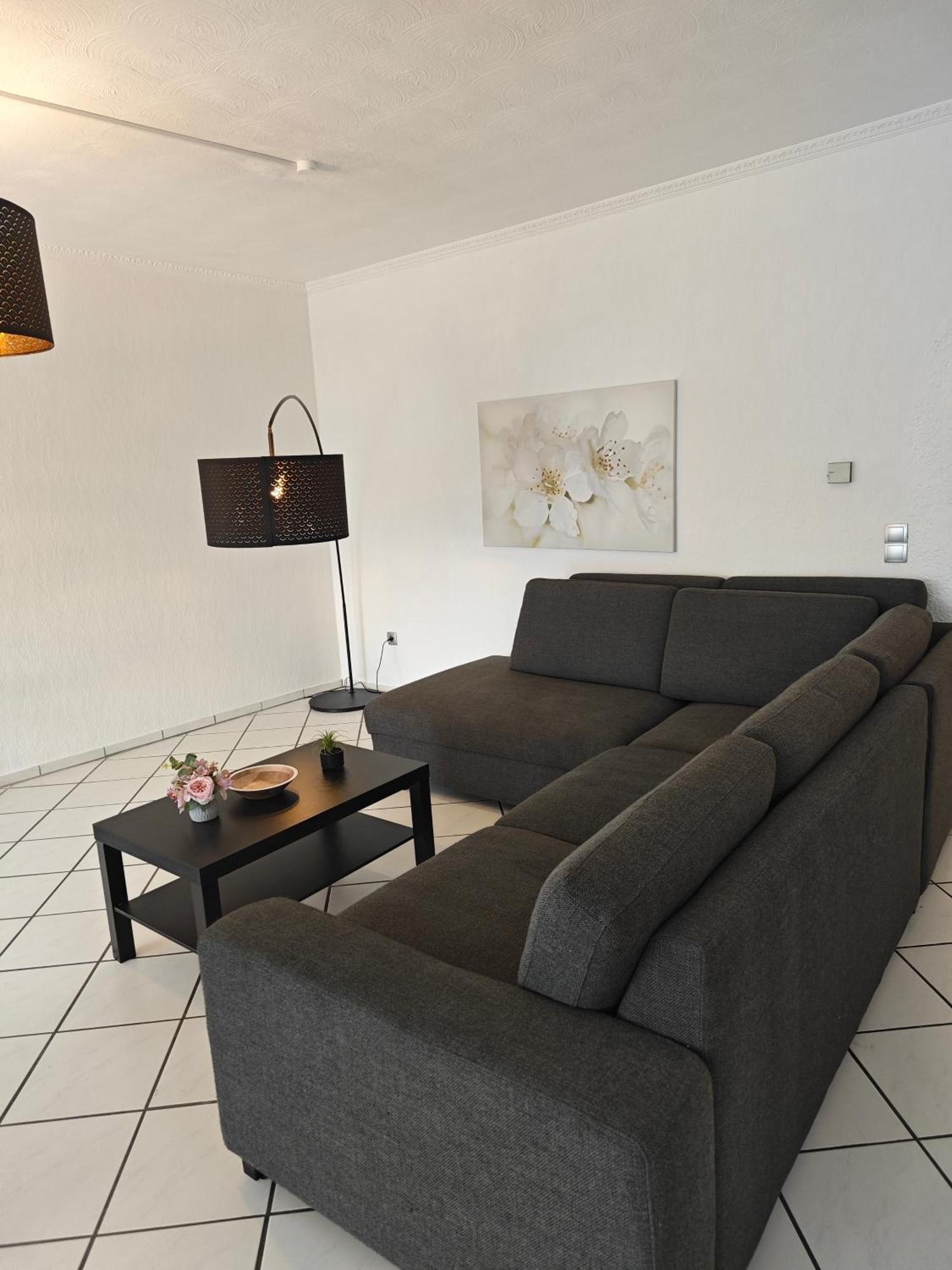 Exklusives Apartment In Geilenkirchen Fuer 6 Personen Mit Dachterasse Und Wintergarten Luaran gambar