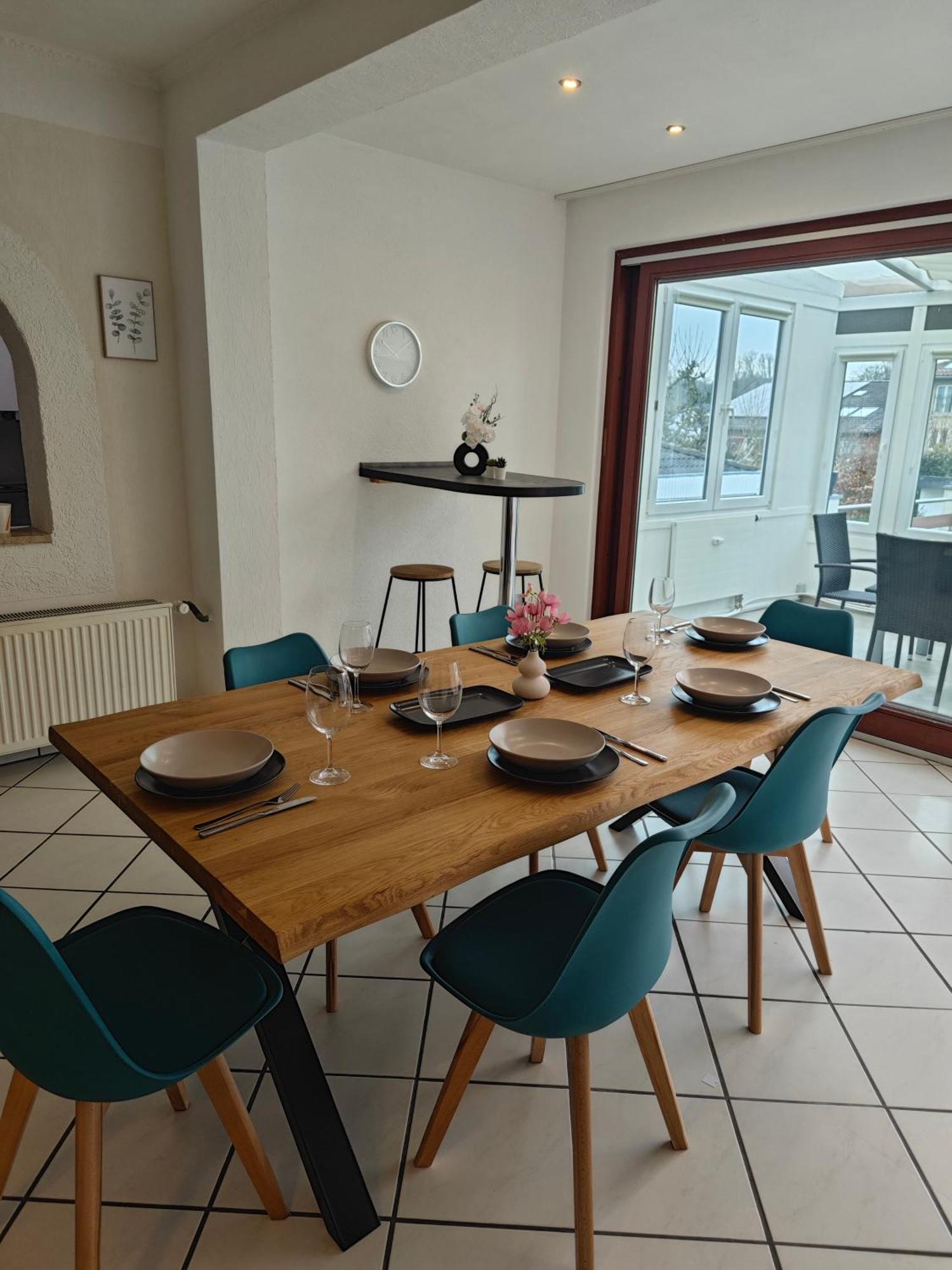 Exklusives Apartment In Geilenkirchen Fuer 6 Personen Mit Dachterasse Und Wintergarten Luaran gambar
