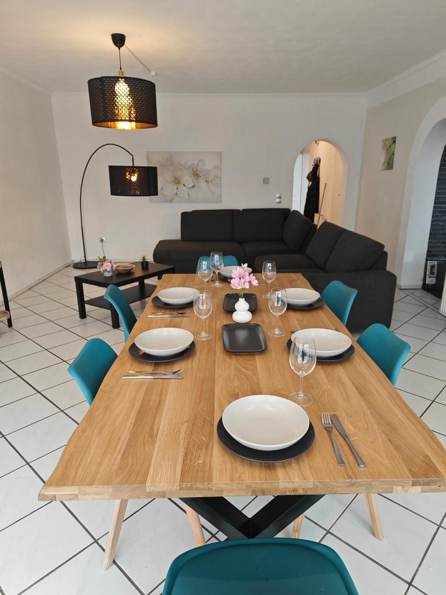Exklusives Apartment In Geilenkirchen Fuer 6 Personen Mit Dachterasse Und Wintergarten Luaran gambar