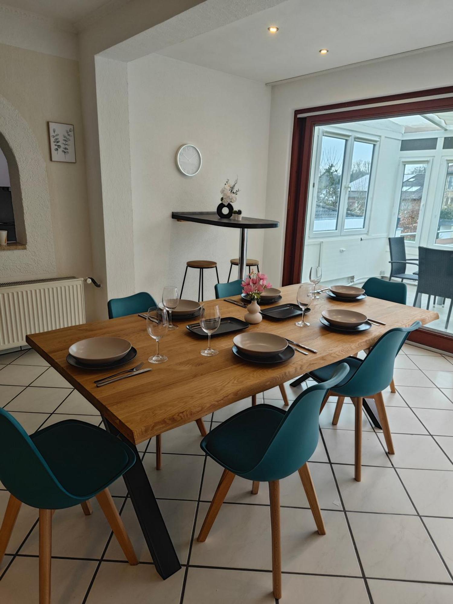 Exklusives Apartment In Geilenkirchen Fuer 6 Personen Mit Dachterasse Und Wintergarten Luaran gambar