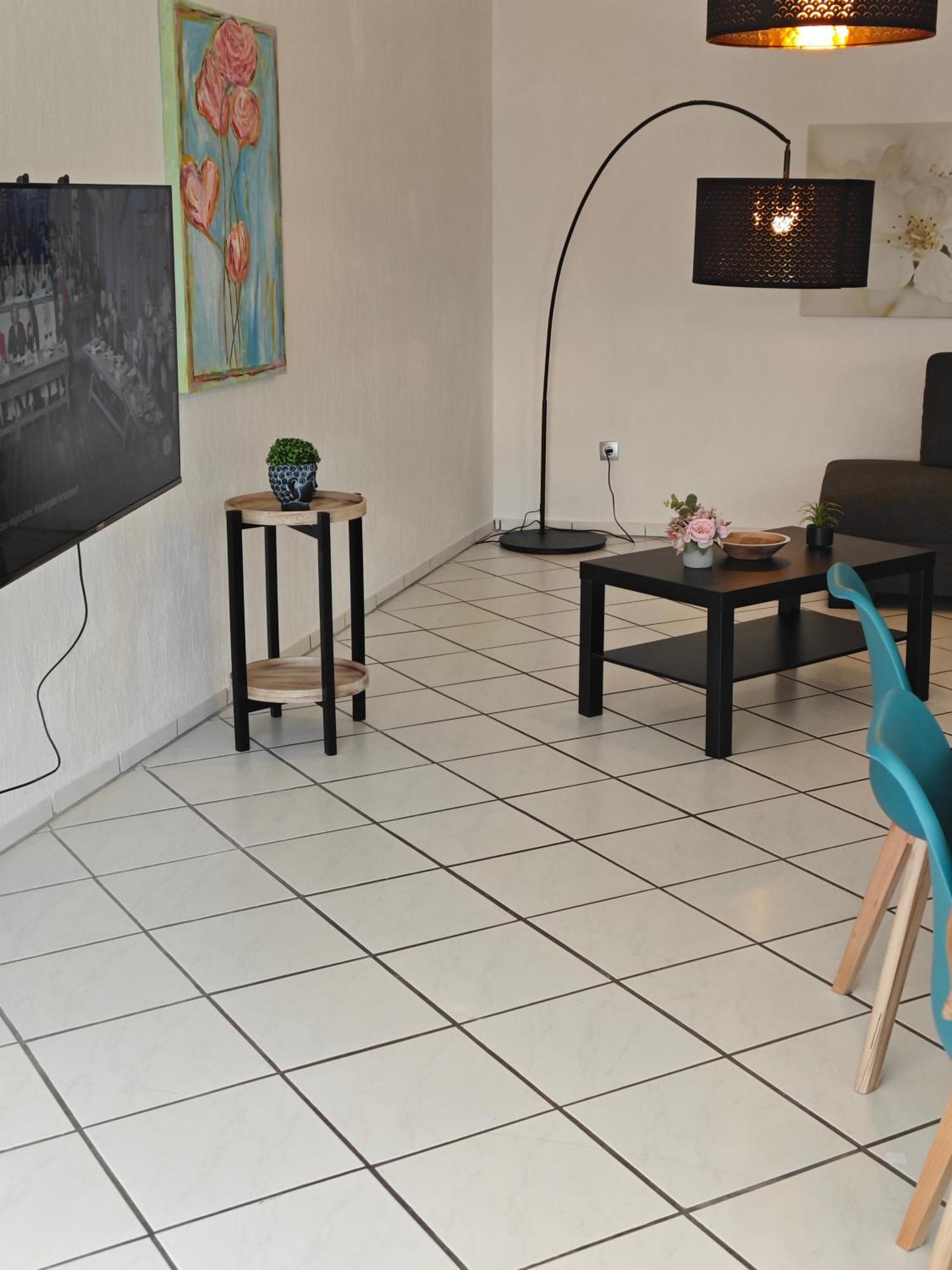 Exklusives Apartment In Geilenkirchen Fuer 6 Personen Mit Dachterasse Und Wintergarten Luaran gambar