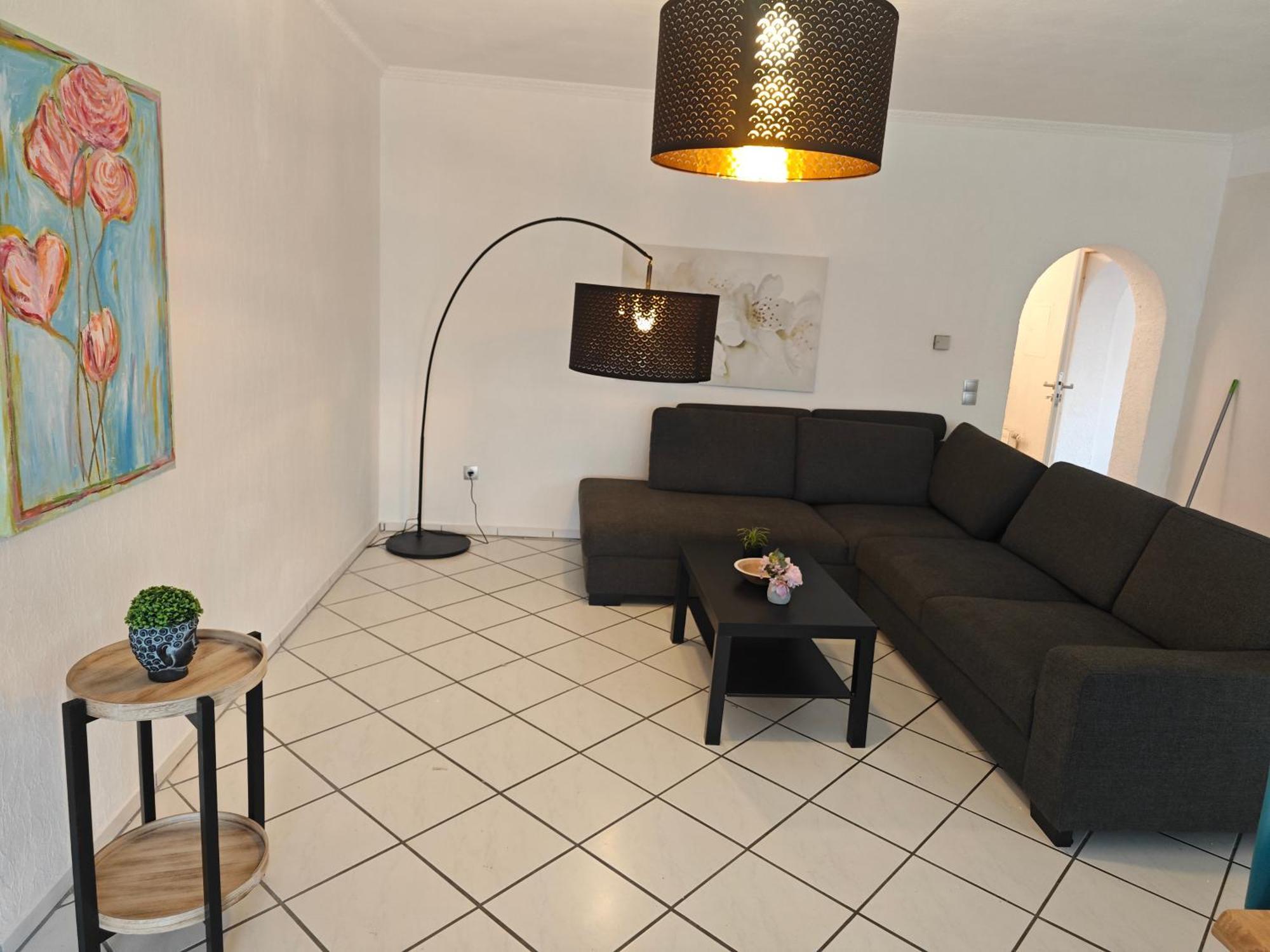 Exklusives Apartment In Geilenkirchen Fuer 6 Personen Mit Dachterasse Und Wintergarten Luaran gambar