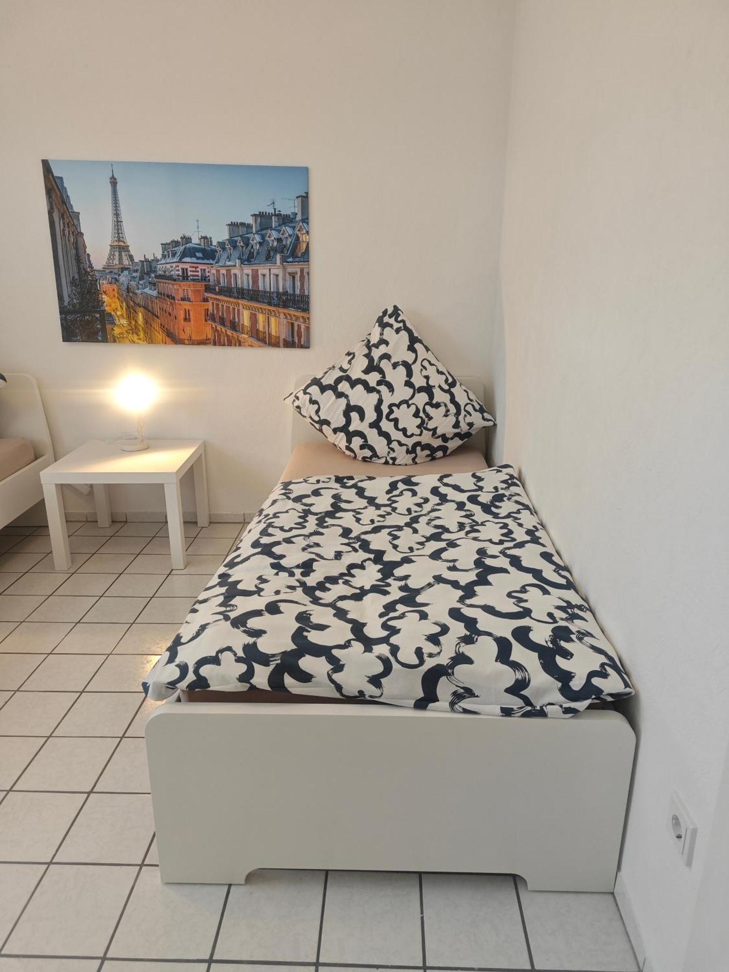 Exklusives Apartment In Geilenkirchen Fuer 6 Personen Mit Dachterasse Und Wintergarten Luaran gambar