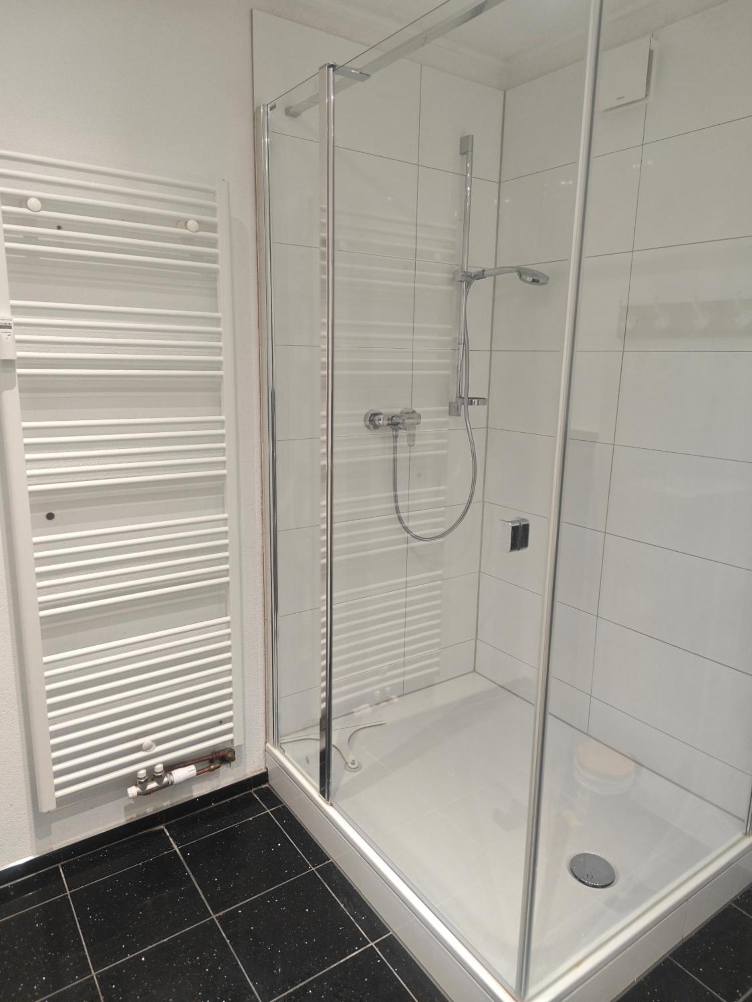 Exklusives Apartment In Geilenkirchen Fuer 6 Personen Mit Dachterasse Und Wintergarten Luaran gambar