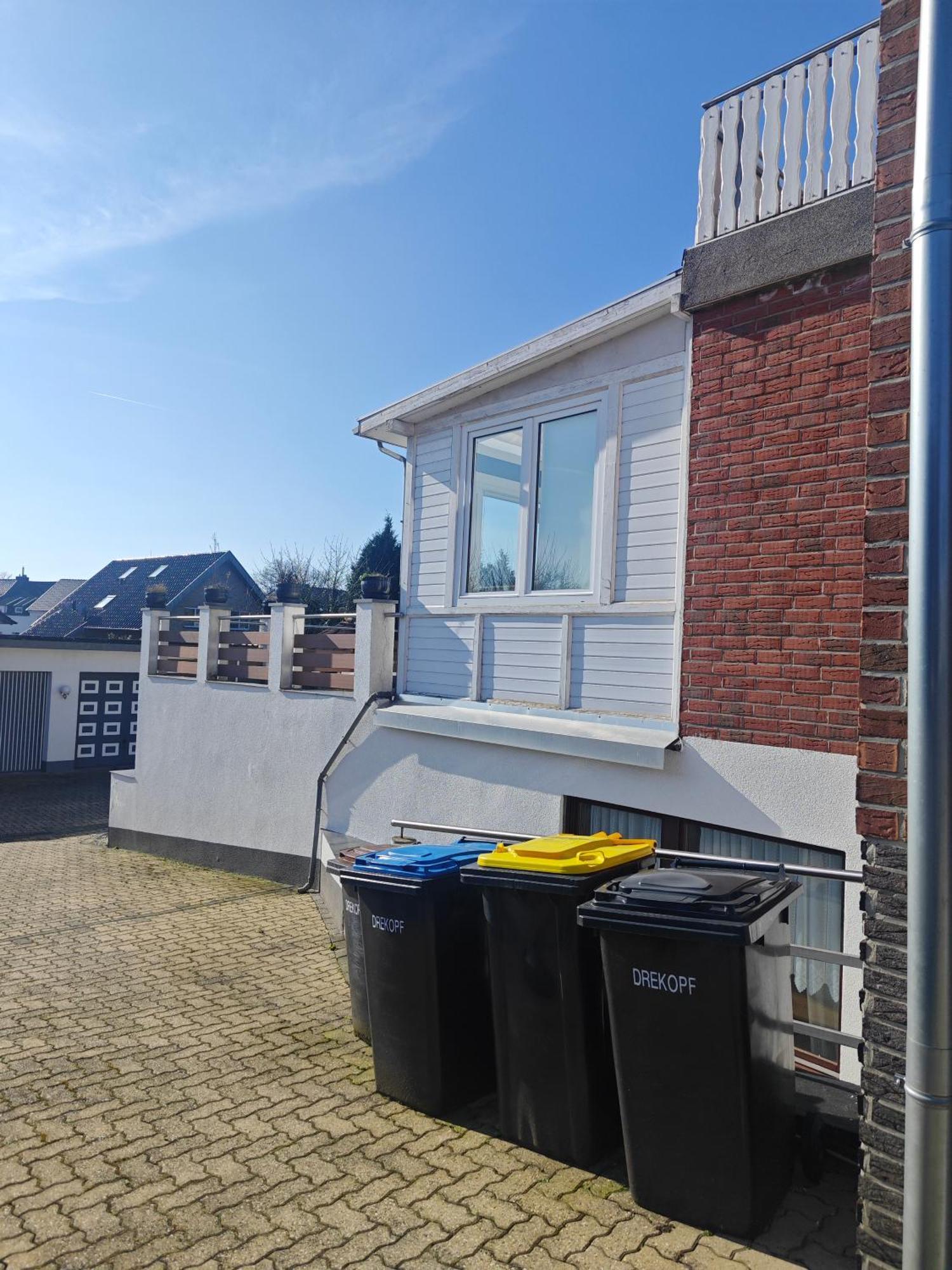Exklusives Apartment In Geilenkirchen Fuer 6 Personen Mit Dachterasse Und Wintergarten Luaran gambar