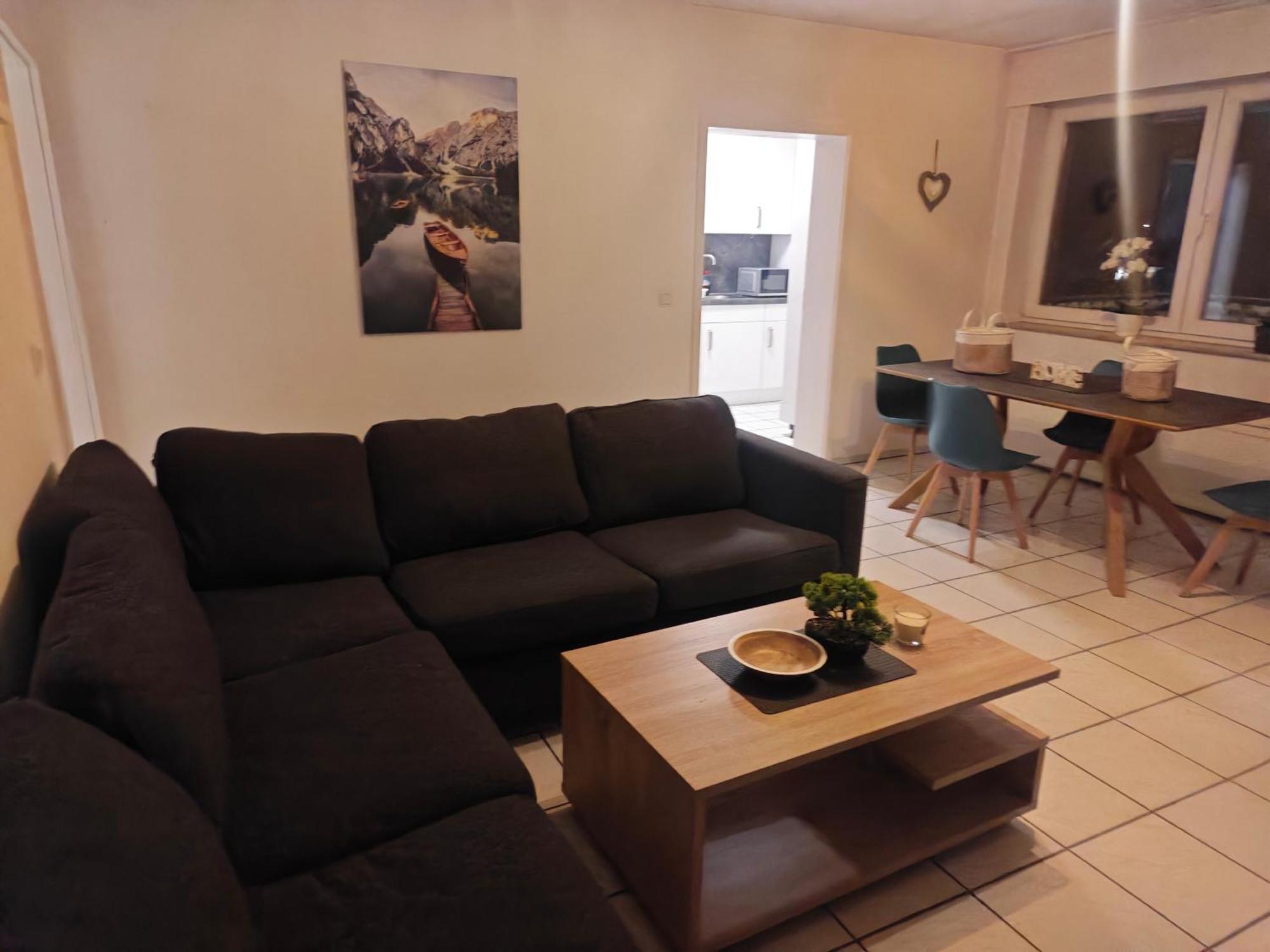 Exklusives Apartment In Geilenkirchen Fuer 6 Personen Mit Dachterasse Und Wintergarten Luaran gambar