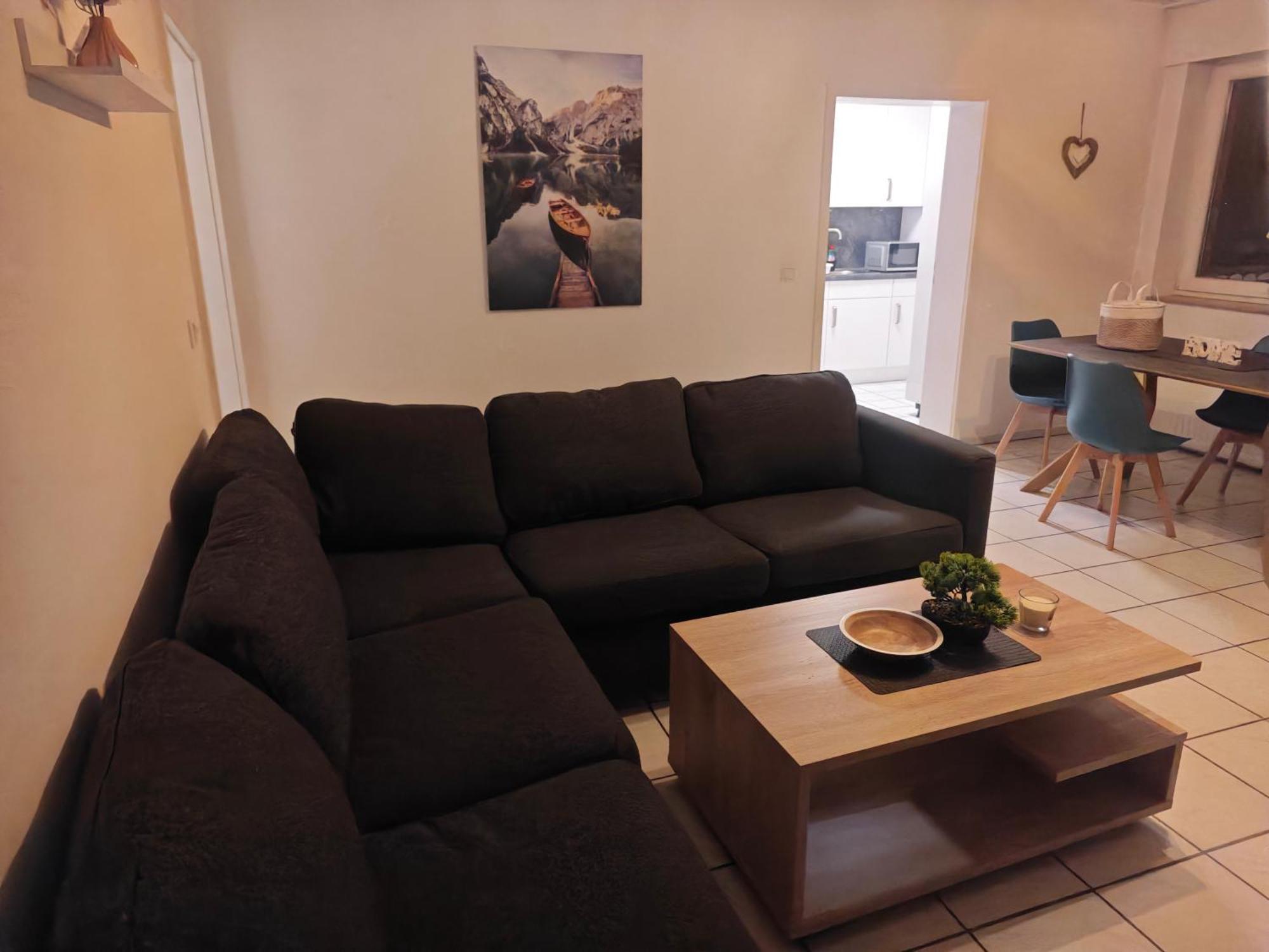 Exklusives Apartment In Geilenkirchen Fuer 6 Personen Mit Dachterasse Und Wintergarten Luaran gambar